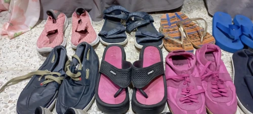 100 kilos de chaussures à vendre