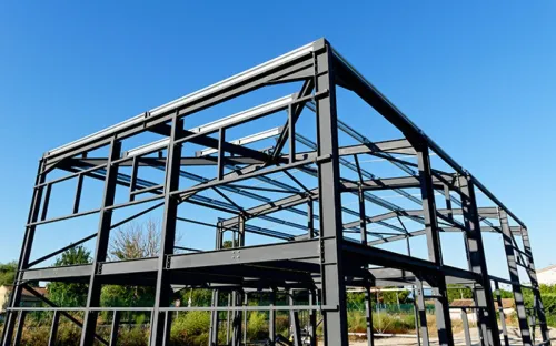 FABRICATION ET INSTALLATION CHARPENT METALLIQUE
