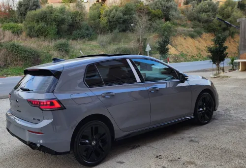 Volkswagen Golf 8 2025 R Black Edition 