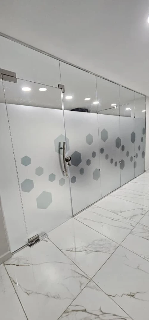 impression numerique revetement exterieur et interieur طباعة بالحجم الكبير و الصغير ة تغليف الواجهات