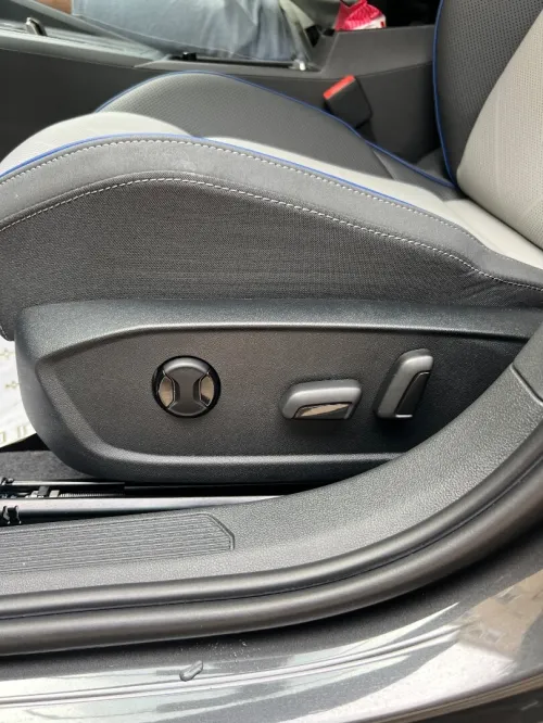 Volkswagen Golf 8 2025 R-Line