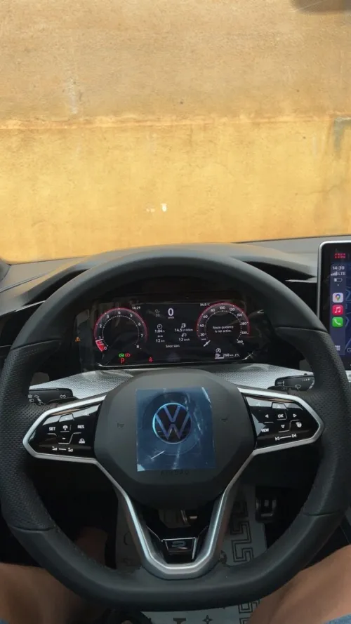 Volkswagen Golf 8 2025 R-Line