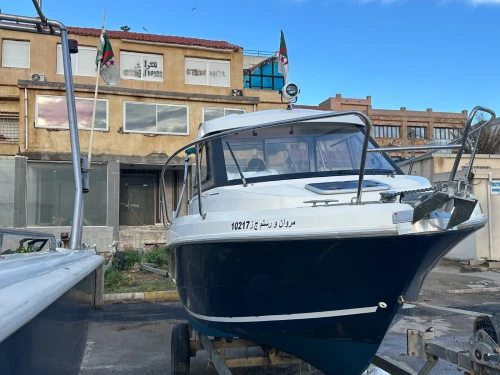 Jeanneau merry fisher 595 avec moteur SUZUKI 90ch 2012 et romorque