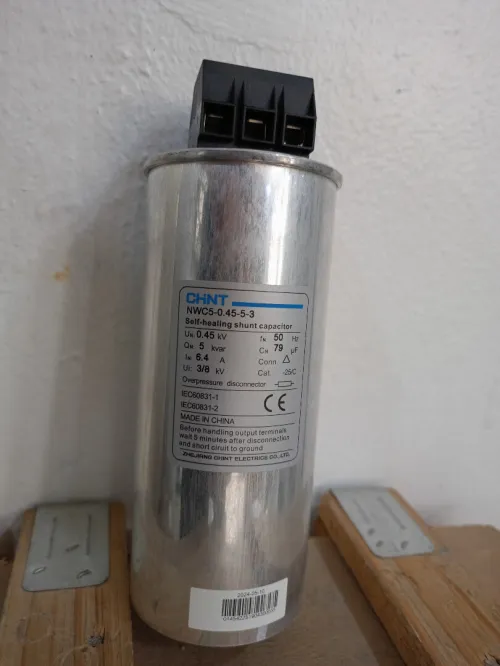 CONDENSATEUR "BATTERIE DE CONDENSATION" CHINT BT 450V 3PHASES 