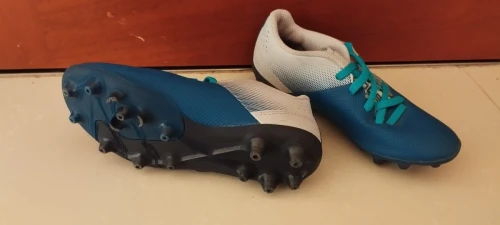 Soulier chaussures de foot enfant t 30