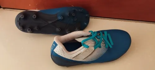 Soulier chaussures de foot enfant t 30