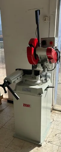 Tronçonneuse à table Tv 300 (fer/aluminium/PVC)