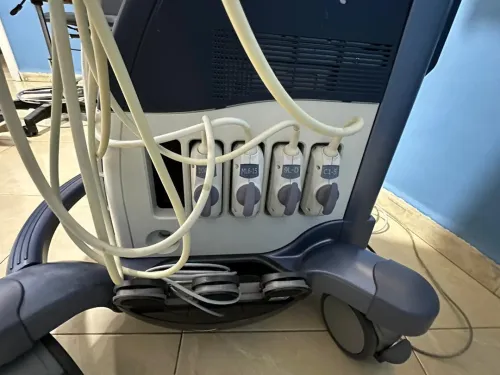 Echographe Logiq S8 de marque générale électrique.