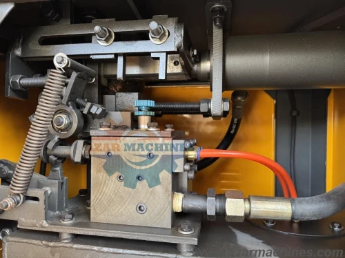 machine cintreuse & coudeuse de fer à béton آلة تشكيل وثني الحديد نصف الية