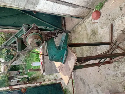Presse à pédales 