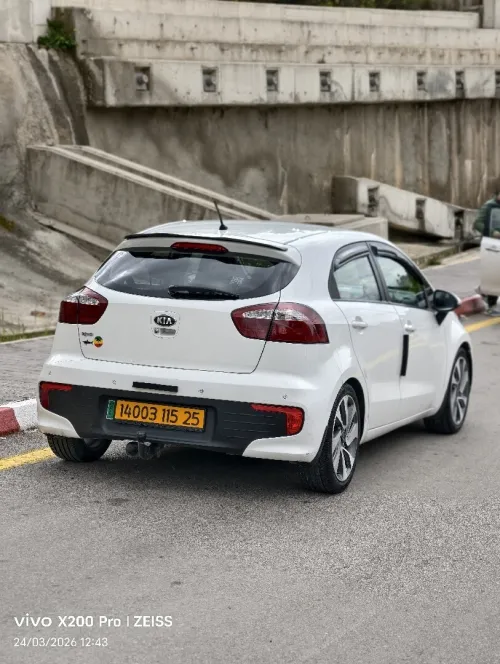 Kia Rio 5 portes 2015 Funny Facelift 