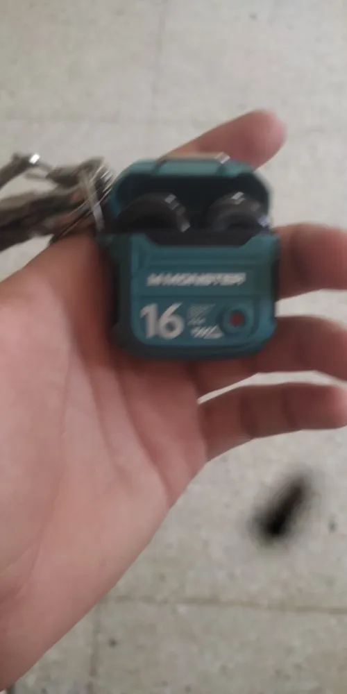 Earbuds 