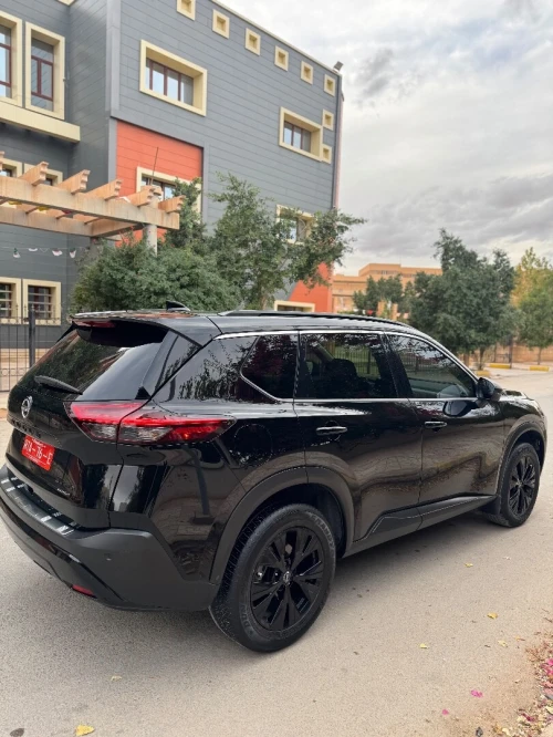 Nissan Rogue 2024 Midnight black edition