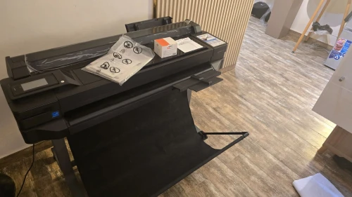 Traceur Hp t520
