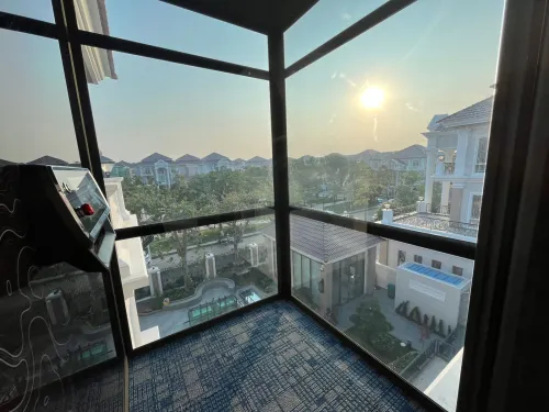 ASCENSEUR PANORAMIQUE SUR MESURE DESIGN MODERNE ET ÉLÉGANT