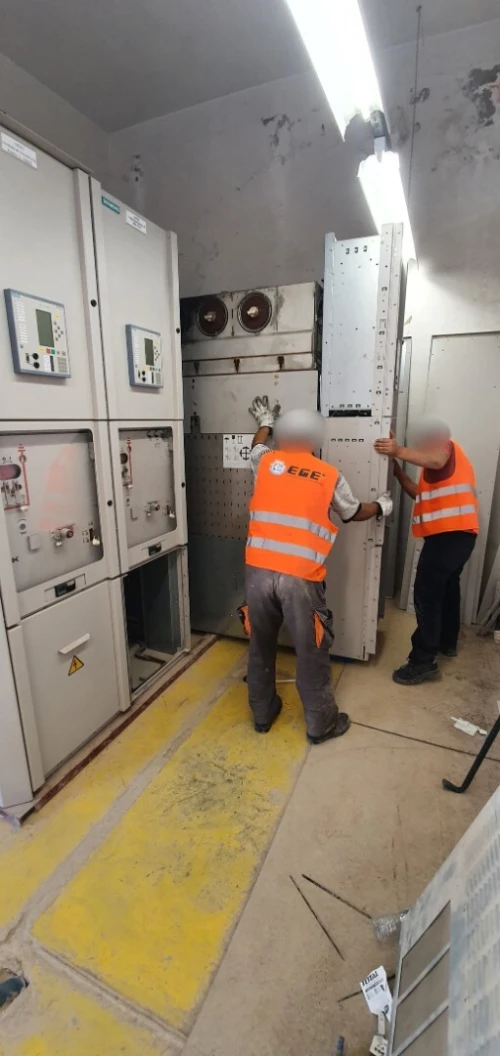 Maintenance & Entretien de Postes Électriques Moyenne Tension (MT/BT)