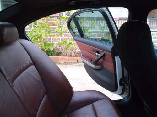 BMW Série 3 2011 