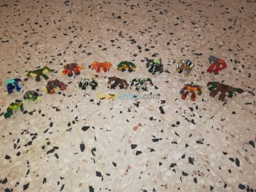 Petites figurines de monstre guerrier