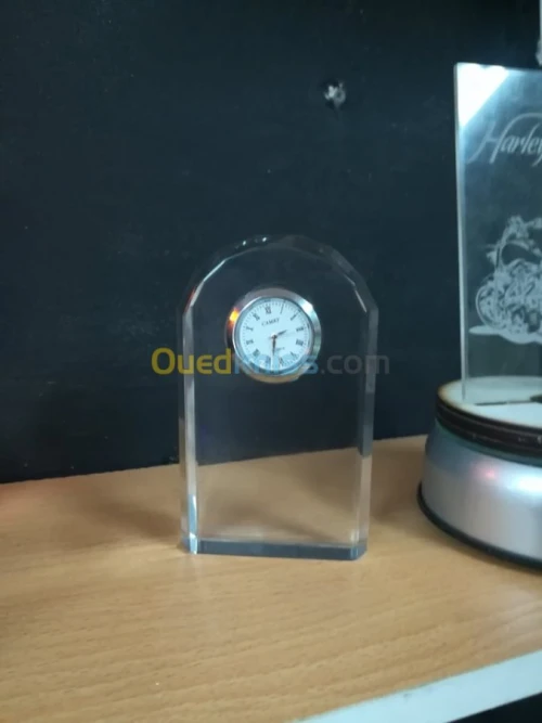 des cube et des port clé en cristal 