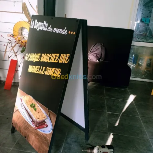 Panneaux, enseignes publicitaires 