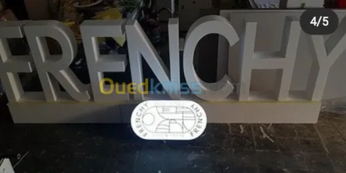Panneaux, enseignes publicitaires 