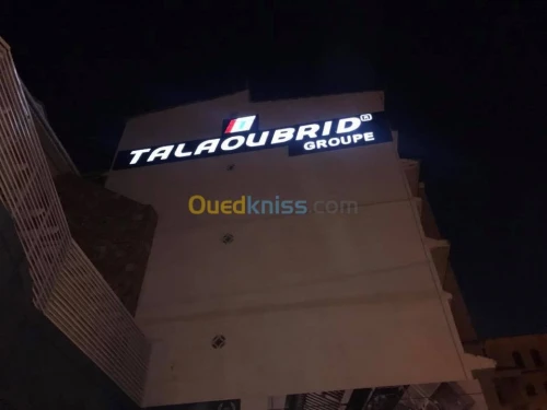 Panneaux, enseignes publicitaires 