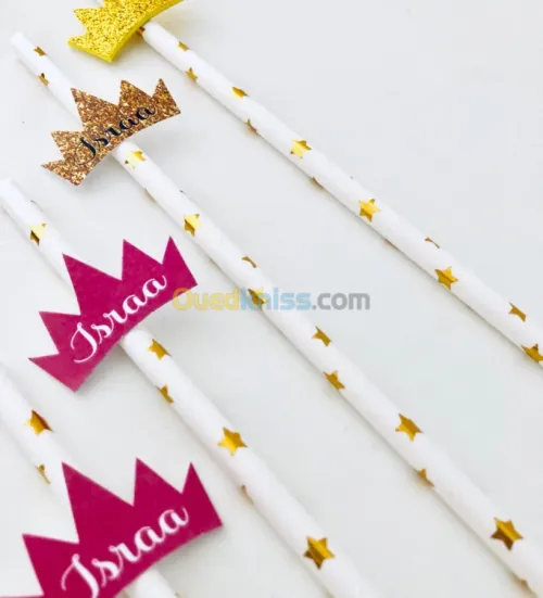 Articles pour fêtes, pailles ornées 