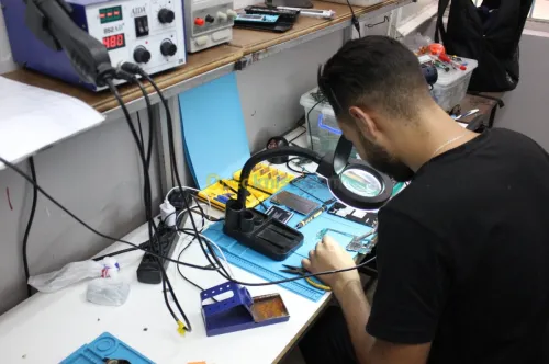 تكوين في اصلاح الهواتف الذكية