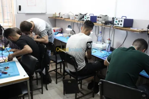 تكوين في اصلاح الهواتف الذكية