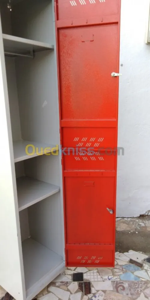 ARMOIRE VESTIAIRE,  