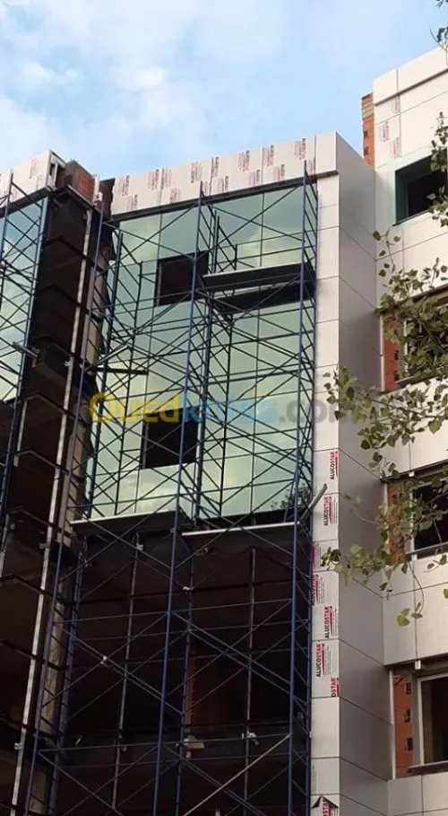 Habillage de façade de bâtiment