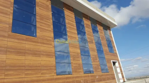 Habillage de façade de bâtiment