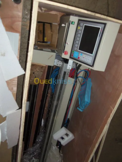 importation de machine de decoupage 