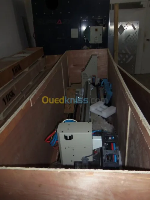 importation de machine de decoupage 