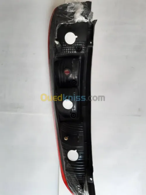 FEUX STOP ARRIERE TATA INDICA NV 2016