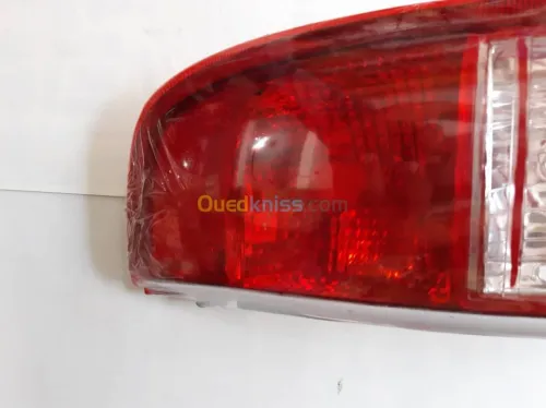 FEUX STOP ARRIERE TATA INDICA NV 2016