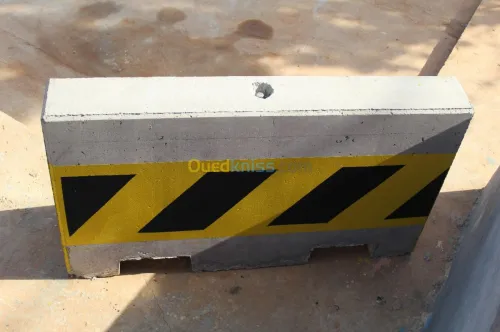 BALISE EN BÉTON (balise de sécurité)