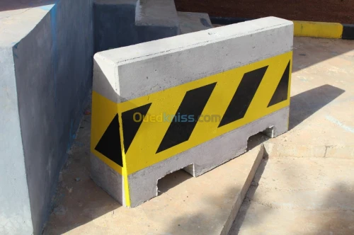 BALISE EN BÉTON (balise de sécurité)