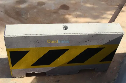 BALISE EN BÉTON (balise de sécurité)