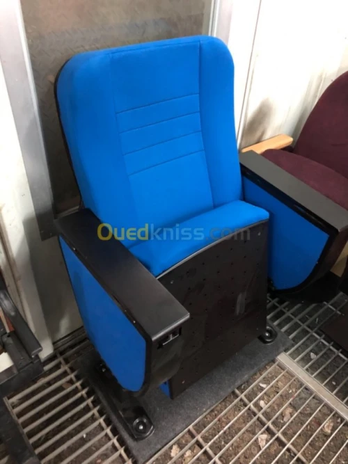 fauteuil de conférence.
