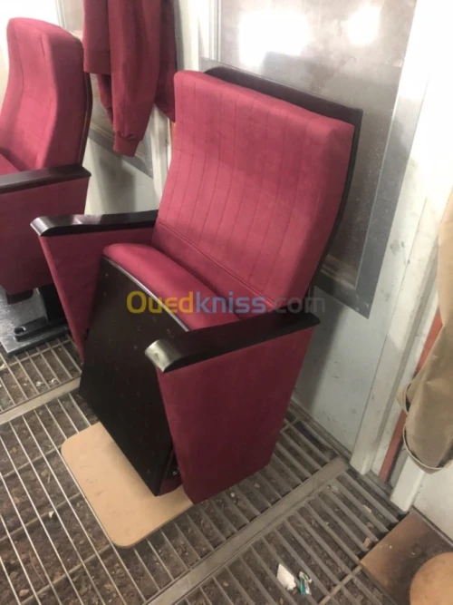 fauteuil de conférence.
