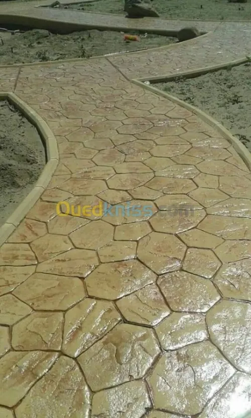 تزين الارضيىة والمسحات الخضراء