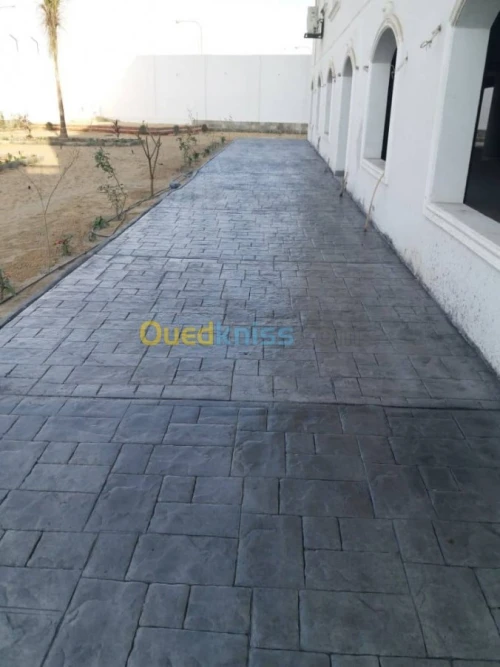 تزين الارضيىة والمسحات الخضراء