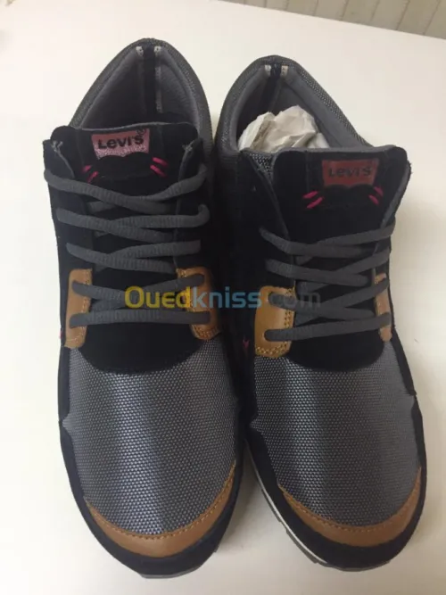 Basket levis  