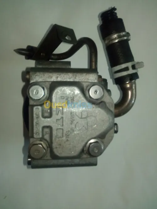 POMPE De DIRECTION FORD FIESTA 1'4 TDC