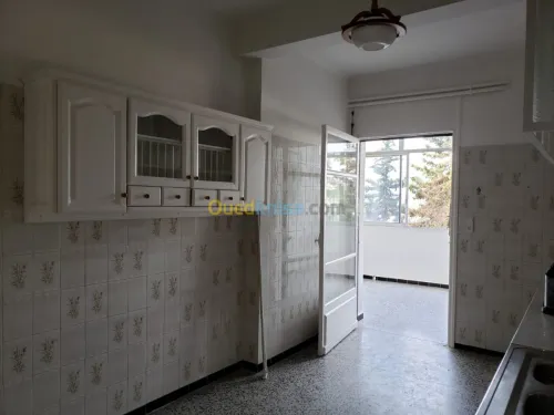 Location Appartement F3 Alger Hydra