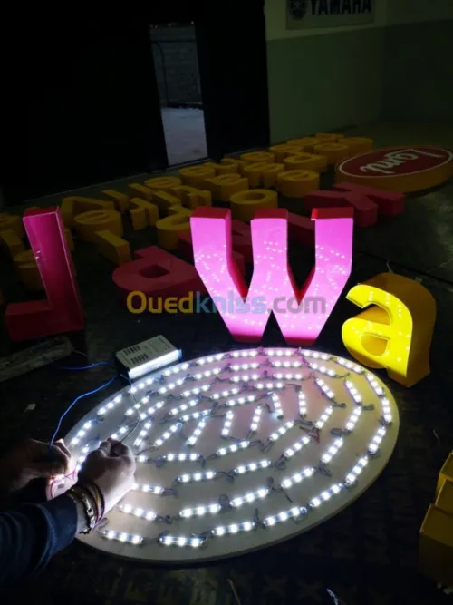 panneaux pub , enseigne lumineuse