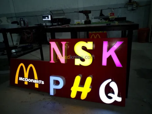 panneaux pub , enseigne lumineuse