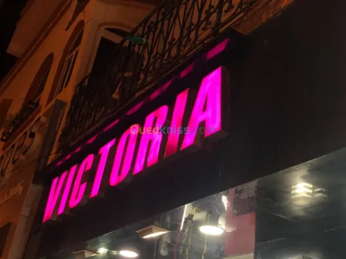 panneaux pub , enseigne lumineuse