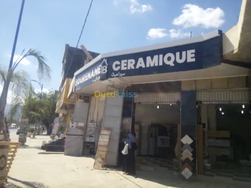 Façade publicitaire et décoration